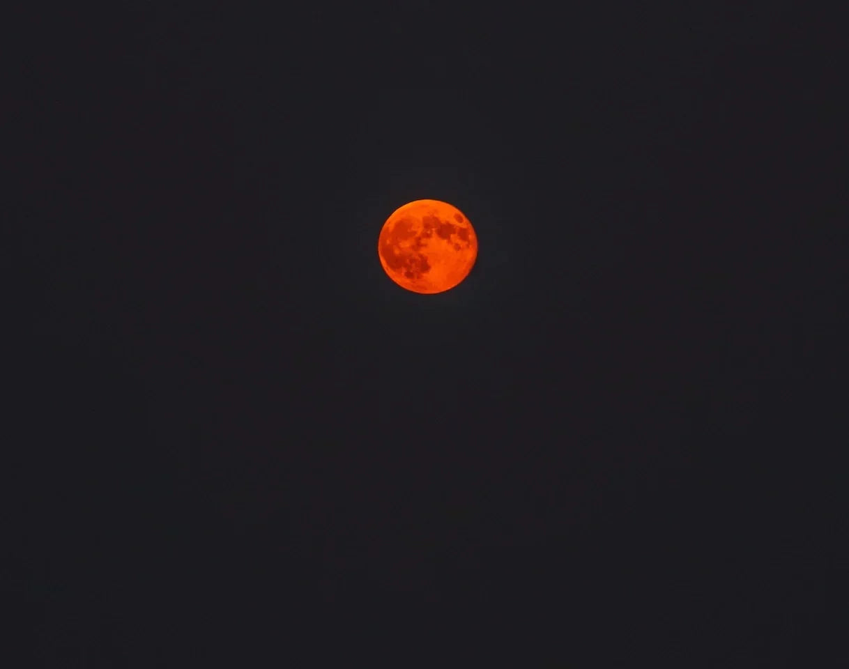 Full Moon and Sleep: Myths, Facts, and How It Really Affects Rest